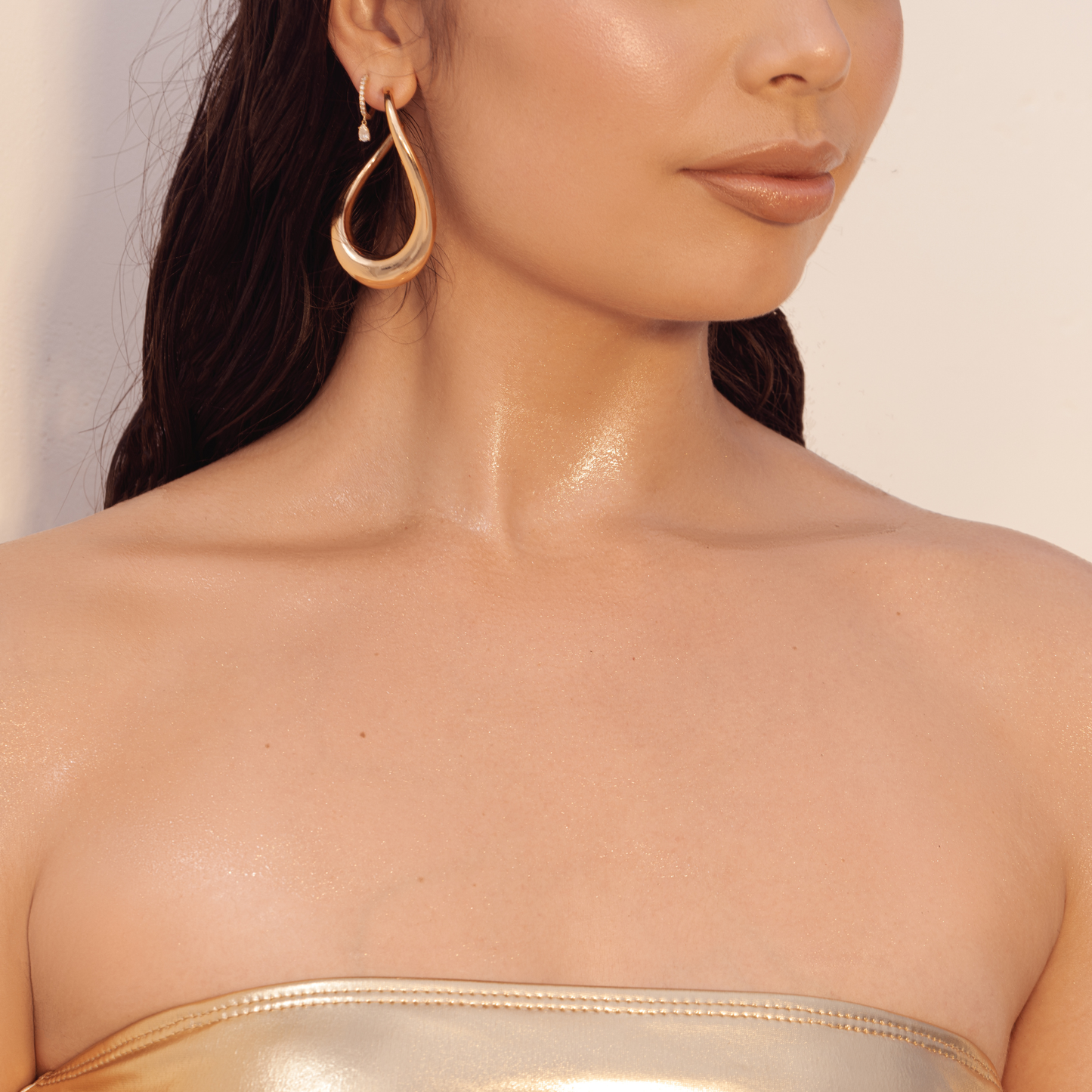 
                  
                    Gold: Body Glow Oil
                  
                